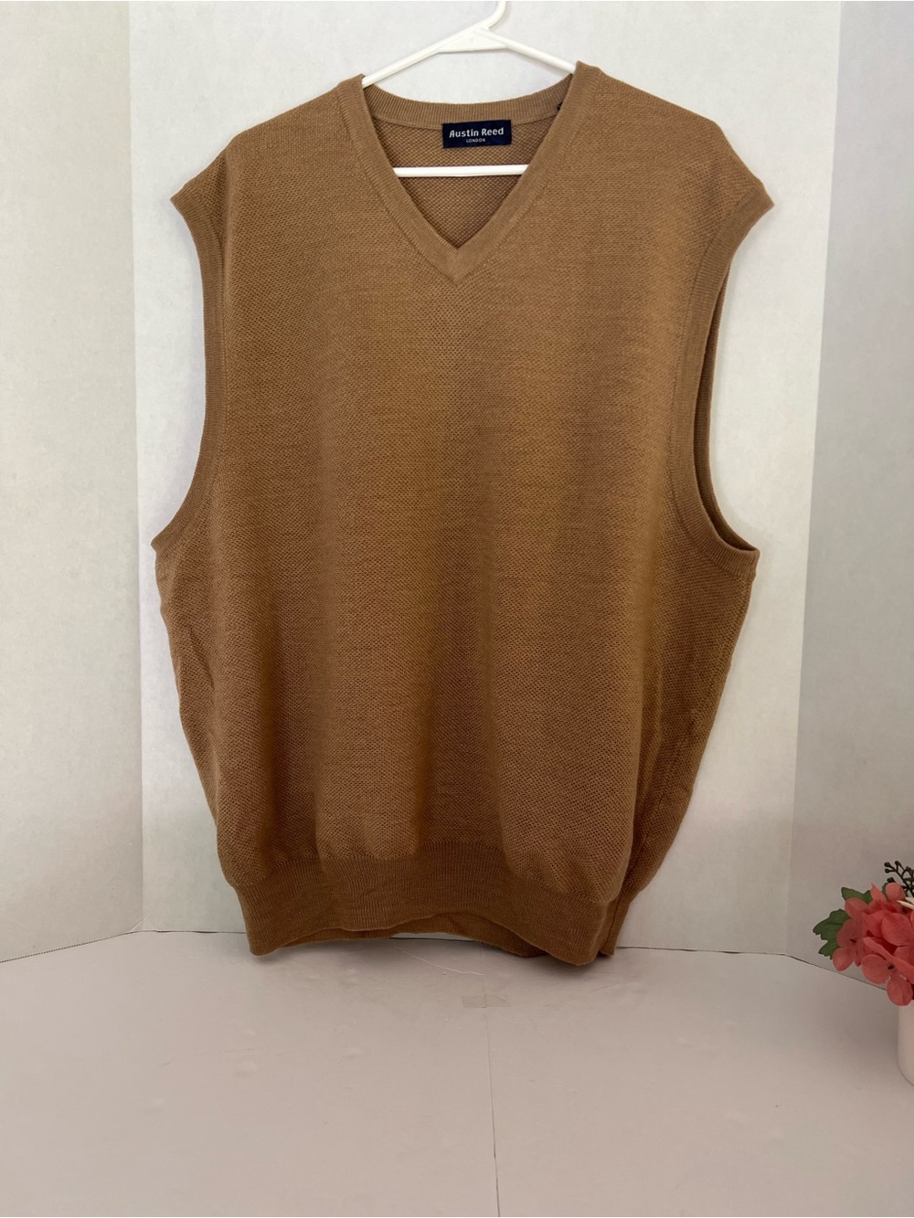 Austin Reed 100% Merino Wool V-Neck Sweater Vest in Camel Brown - Sz XXL